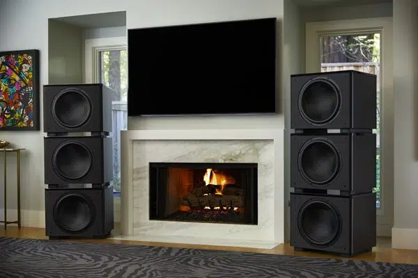 REL HT1510 Predator II ambiance