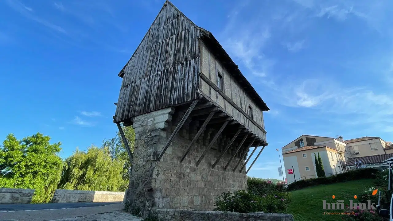 perigueux maison suspensue