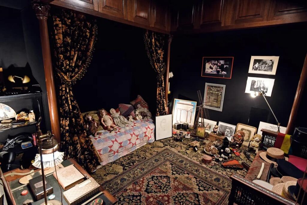 gainsbourg maison des poupées