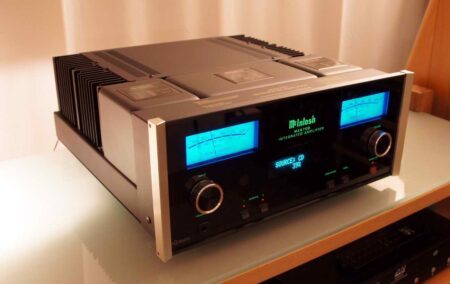 Amplificateur intégré McIntosh MA6700 (VENDU)