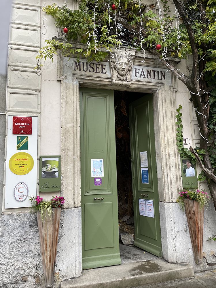 facade fantin latour