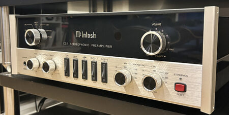 Préamplificateur McIntosh C22
