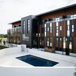 Bo Hotel page contact