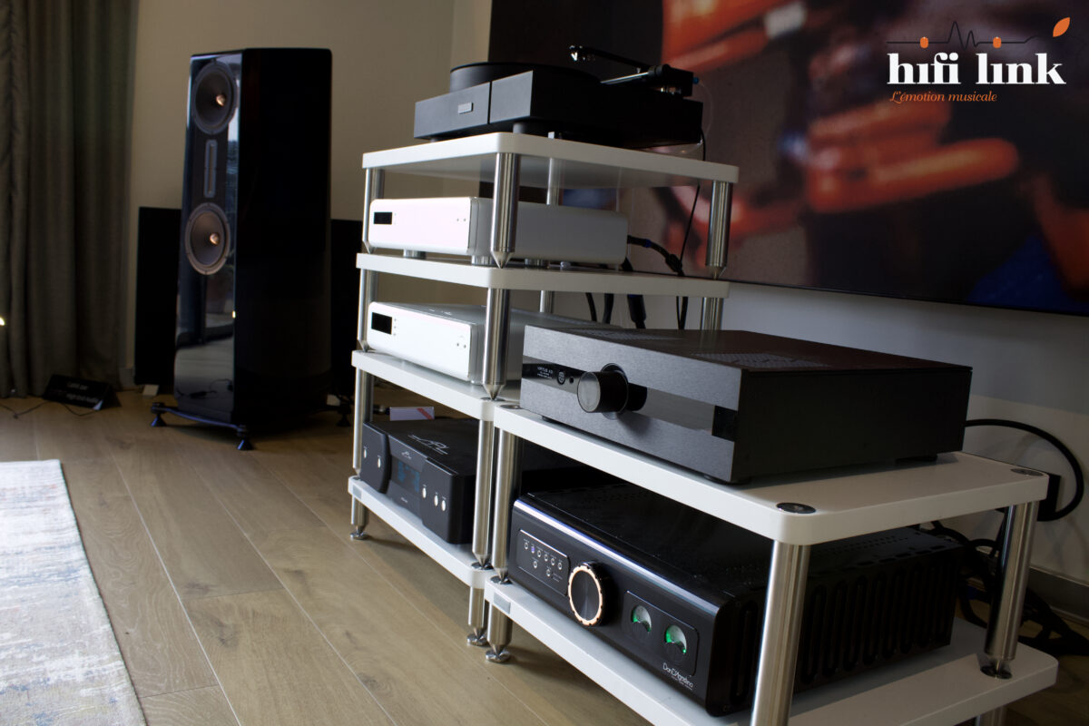 L'Esprit Lisa avec les intégrés Dan D'Agostino Progression et Canor Virtus A3.