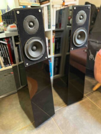 Enceintes Verity Audio Finn ( laquées noires )